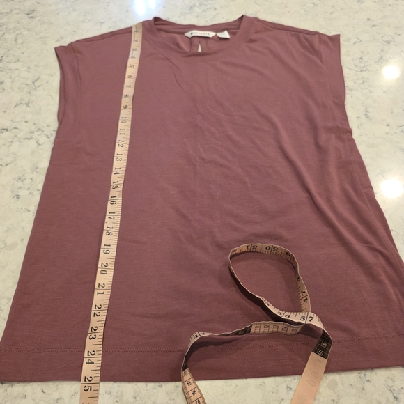 Athleta Studio Practice Muscle Tee Cap Sleeve Back Vent Size Small - Picture 8 of 13
